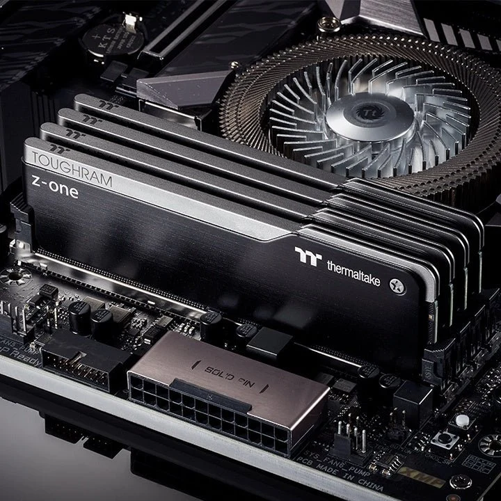 Thermaltake R010D408GX2-3200C16A 16GB (8GB x 2) TOUGHRAM Z-ONE DDR4 3200MHz C16 Memory - Image 4